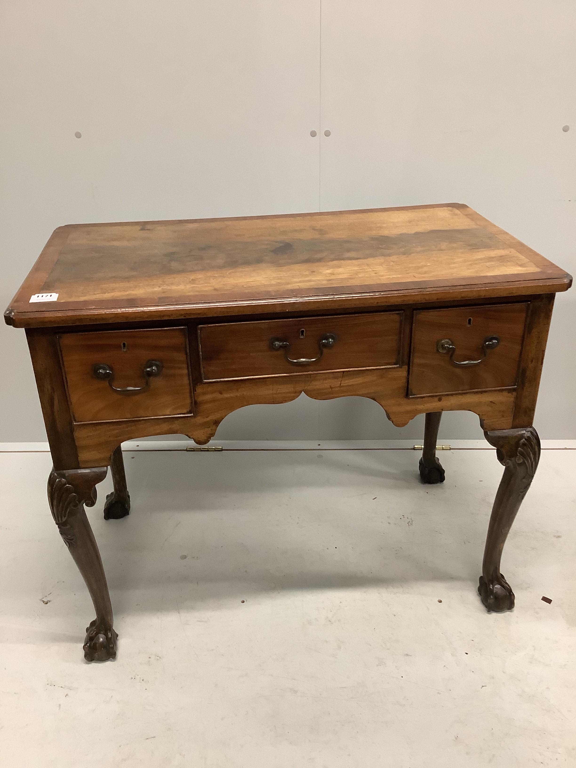A Georgian style mahogany lowboy, width 91cm, depth 53cm, height 76cm